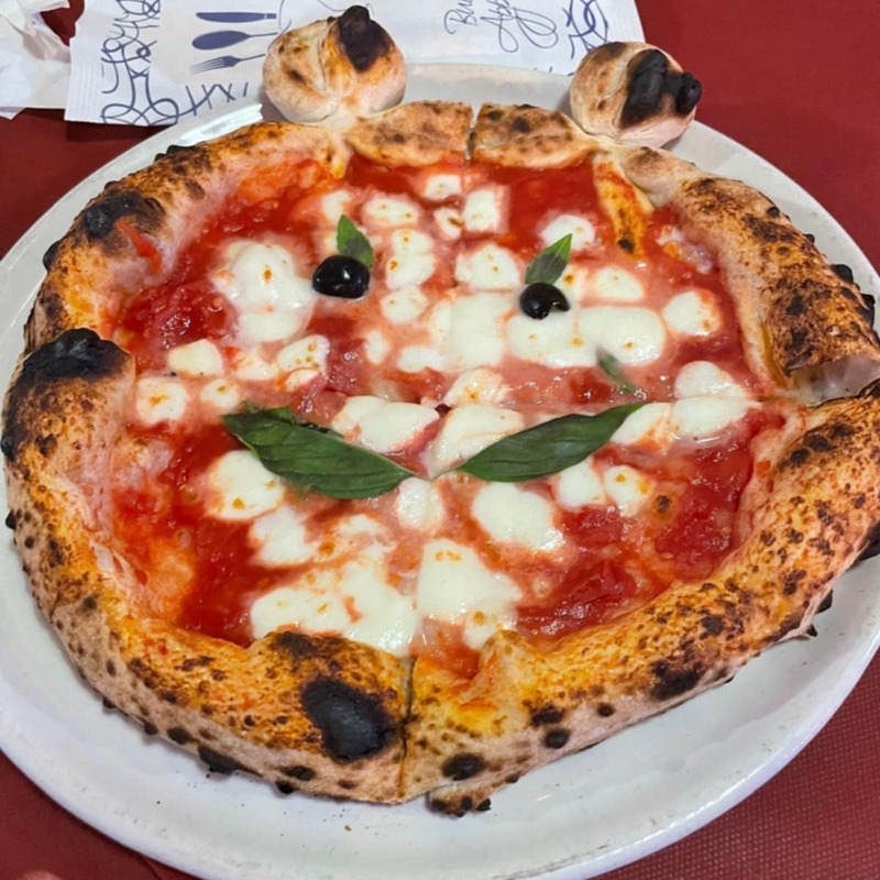 La pizza del Woodstock Risto Pub a Corigliano Scalo